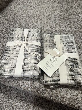 Southern Living Black and Cream Woven Decorative King Sham Pillow Covers (Set)